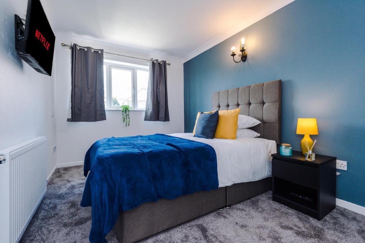 Family Friendly 3-Bed Home With Free Parking On Site Huddersfield Exteriér fotografie