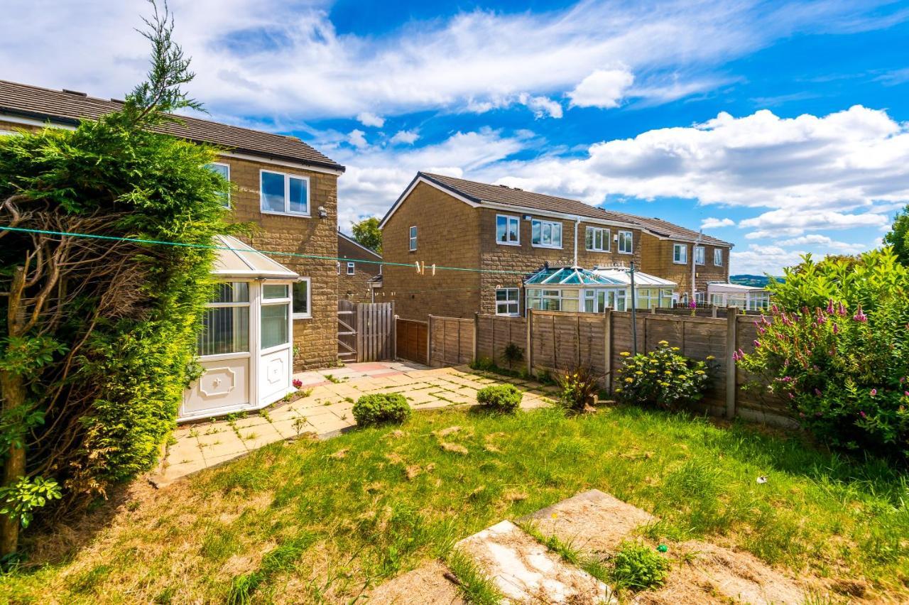 Family Friendly 3-Bed Home With Free Parking On Site Huddersfield Exteriér fotografie
